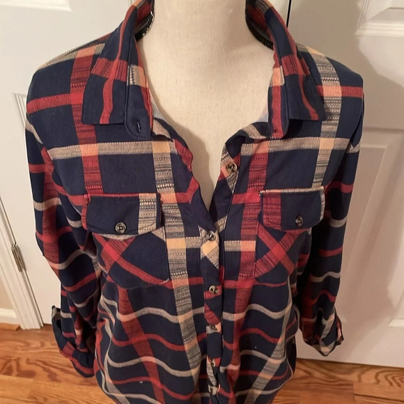 Eden & Olivia Plaid Maternity Shirt Long Sleeves with Tabs Button Front XL Long - Picture 2 of 7